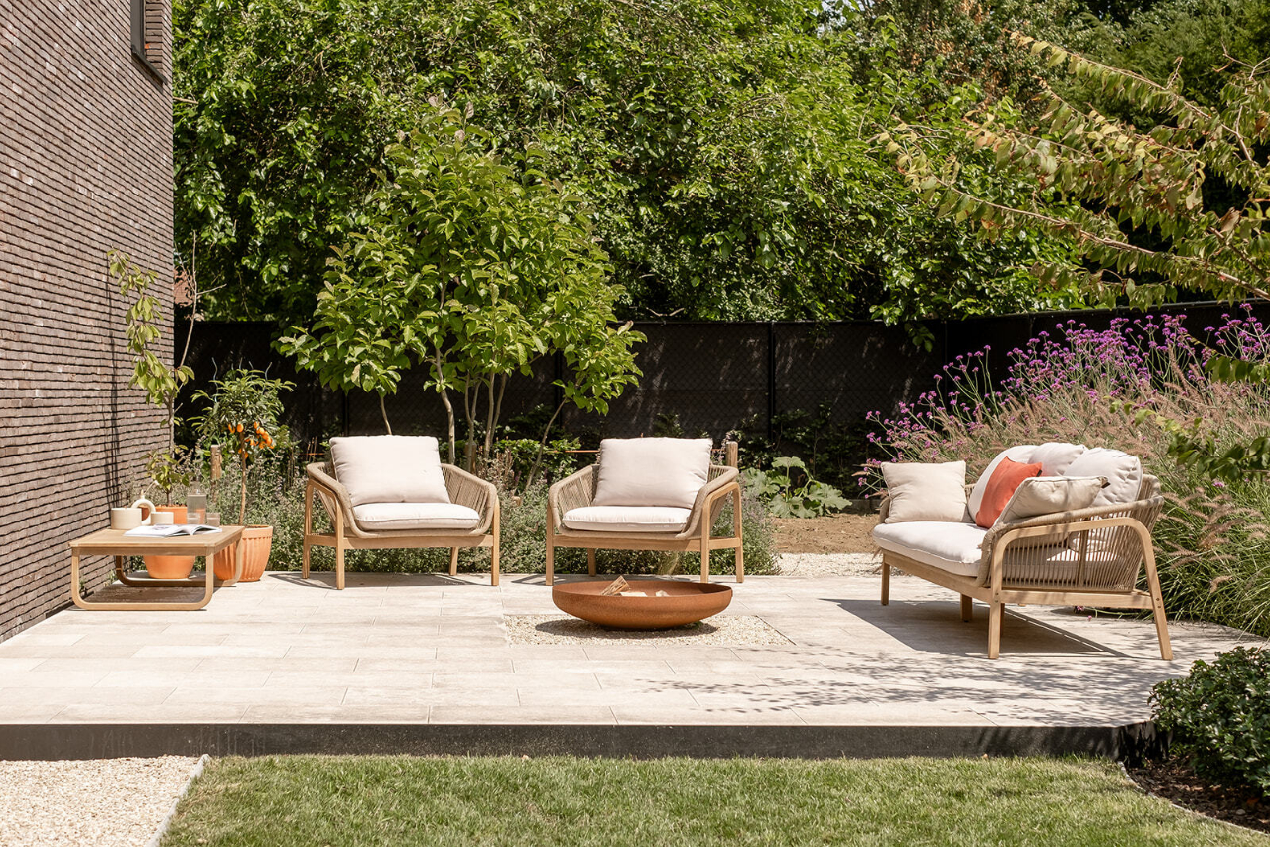 Tuin waar rust en creativiteit samenkomen 41